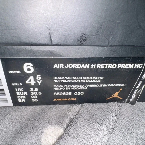 Black and Gold Sneakers Air Jordan 11 Heiress sneakers - Picture 8 of 8